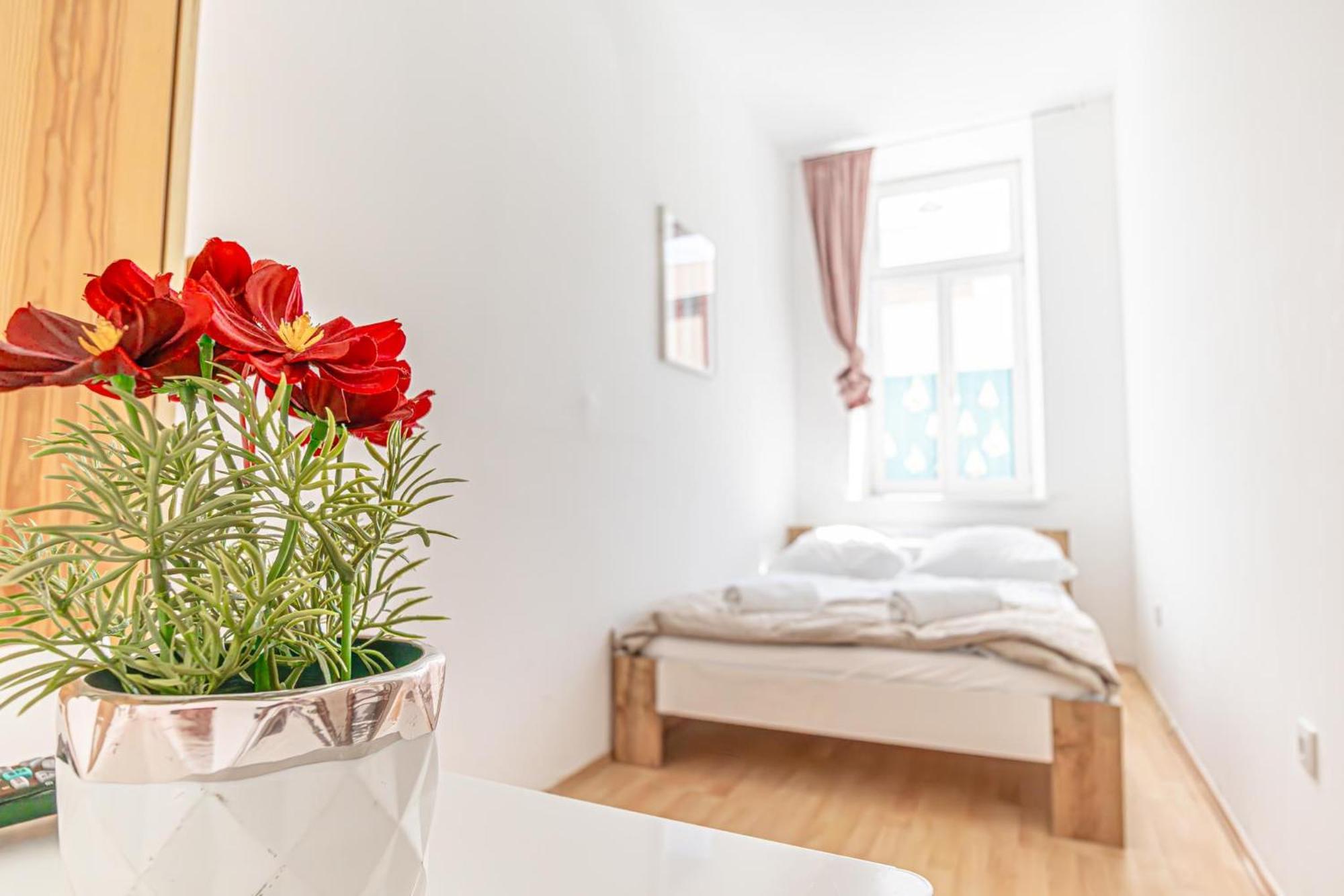 Loevly Shared 6Br With Garden Near Danube & Millenium City Vídeň Exteriér fotografie